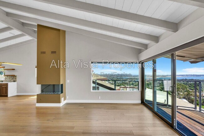 2383 La Marque St San Diego, CA 92109 photo 4