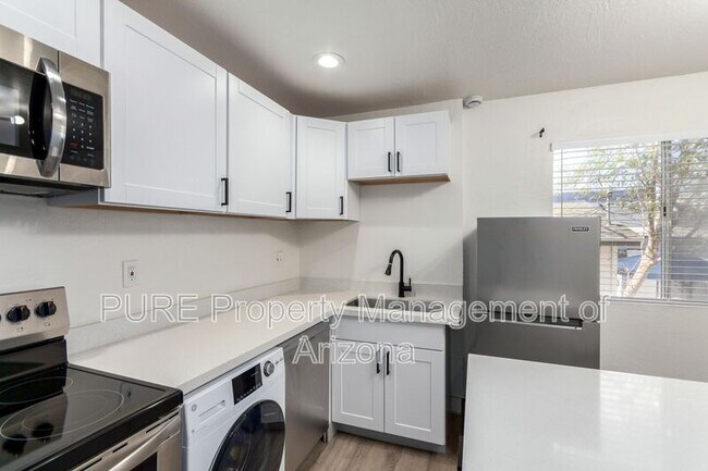 1538 W Fillmore St Phoenix, AZ 85007 photo 2