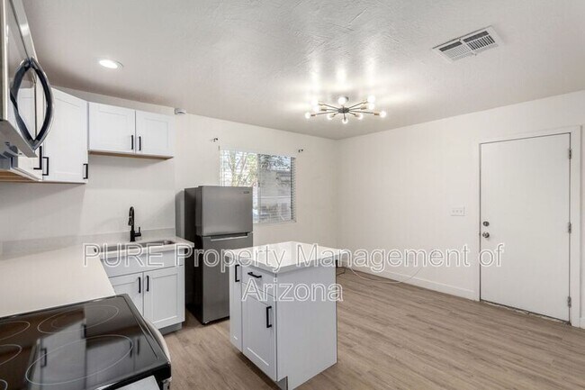 1538 W Fillmore St Phoenix, AZ 85007 photo 3
