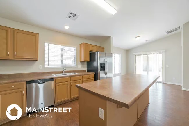 17877 W Redfield Rd Surprise, AZ 85388 photo 5