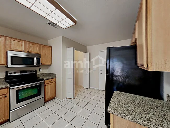 20416 N 31st Way Phoenix, AZ 85050 photo 3