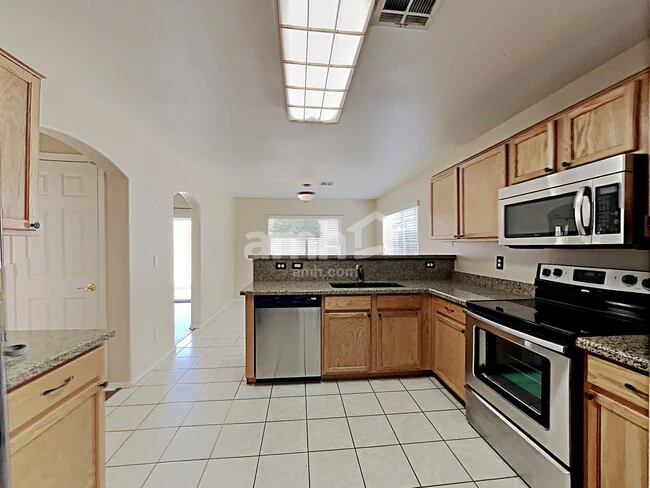 20416 N 31st Way Phoenix, AZ 85050 photo 4