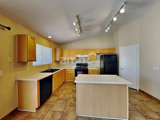 9117 W Hazelwood St Phoenix, AZ 85037 photo 3