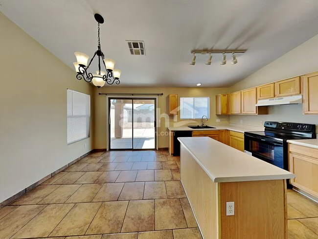 9117 W Hazelwood St Phoenix, AZ 85037 photo 5
