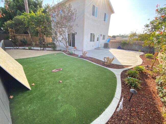 5138 Brockbank Pl San Diego, CA 92115 photo 2