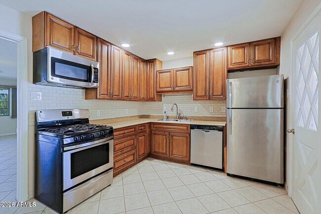 6203 N 12th Pl Phoenix, AZ 85014 photo 5