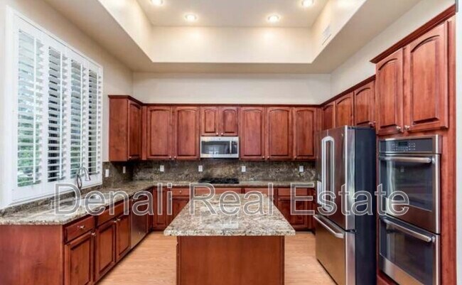 5201 E Poston Dr Phoenix, AZ 85054 photo 4