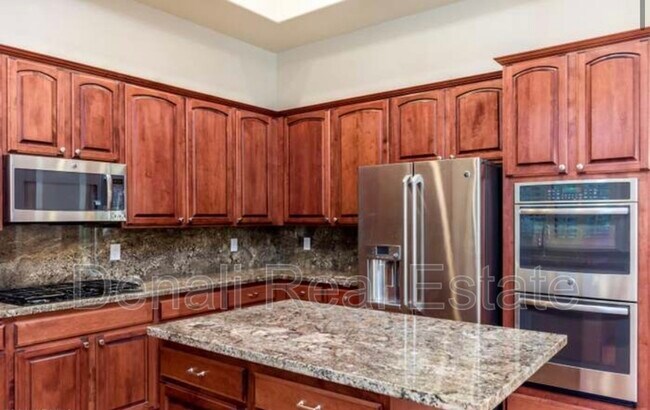 5201 E Poston Dr Phoenix, AZ 85054 photo 3