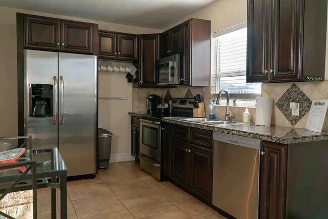 1739 E Granada Rd Phoenix, AZ 85006 photo 4