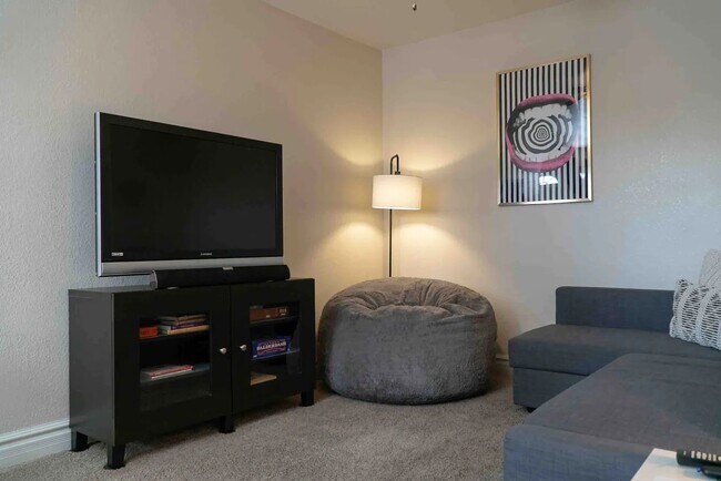 1739 E Granada Rd Phoenix, AZ 85006 photo 5