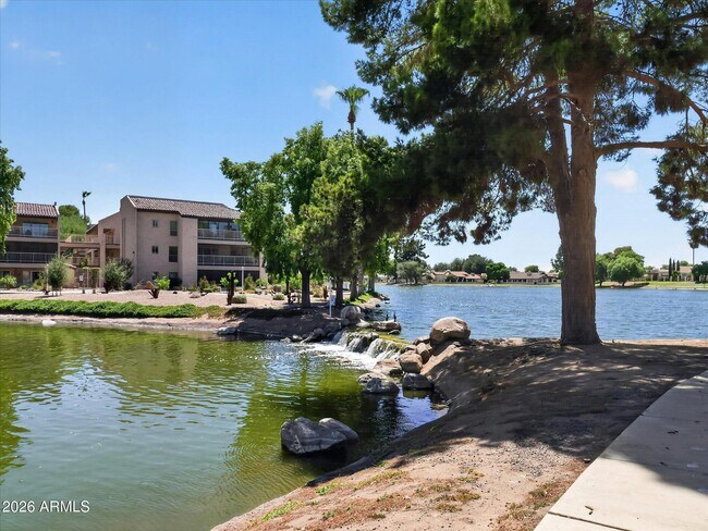 11444 N 28th Dr Phoenix, AZ 85029 photo 2