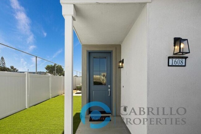 1675 Neptune Ave San Diego, CA 92154 photo 3