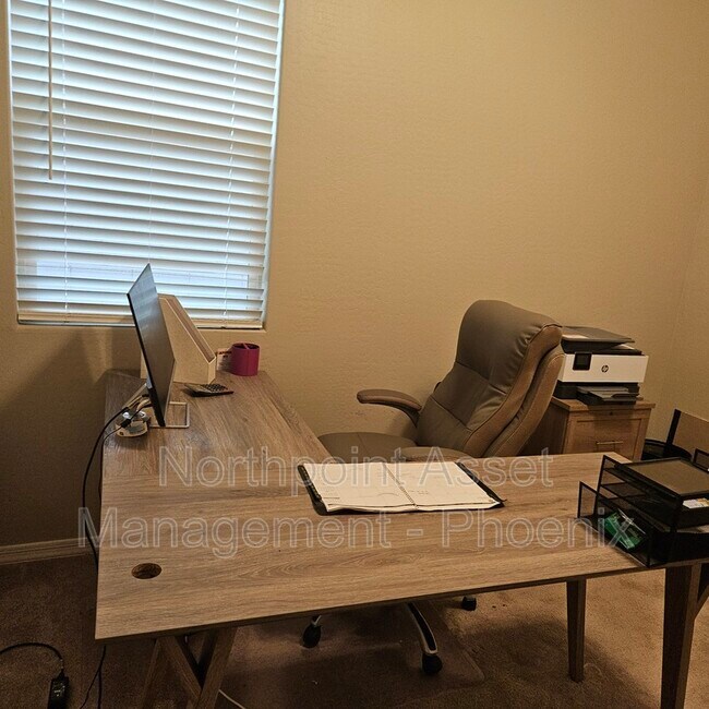 16085 W Montana De Oro Dr Surprise, AZ 85387 photo 4