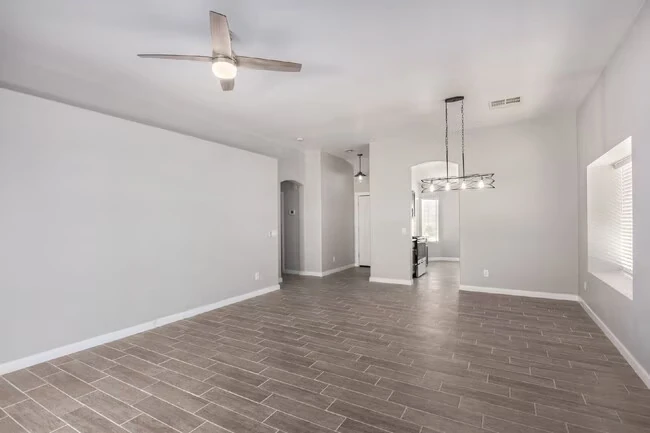 10012 W Wood St Tolleson, AZ 85353 photo 3