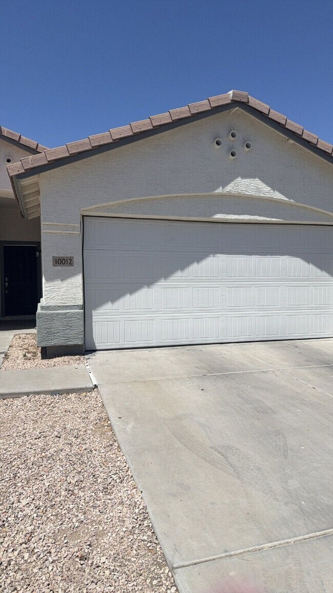 10012 W Wood St Tolleson, AZ 85353 photo 2