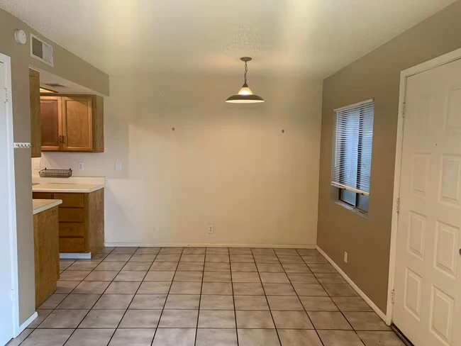 286 W Palomino Dr Chandler, AZ 85225 photo 3