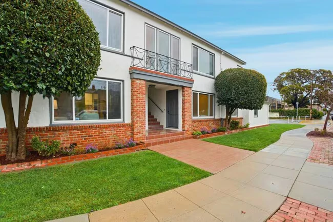 200 Anita Rd Burlingame, CA 94010 photo 2