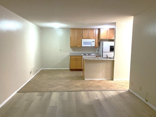 85 Vernon St Oakland, CA 94610 photo 4