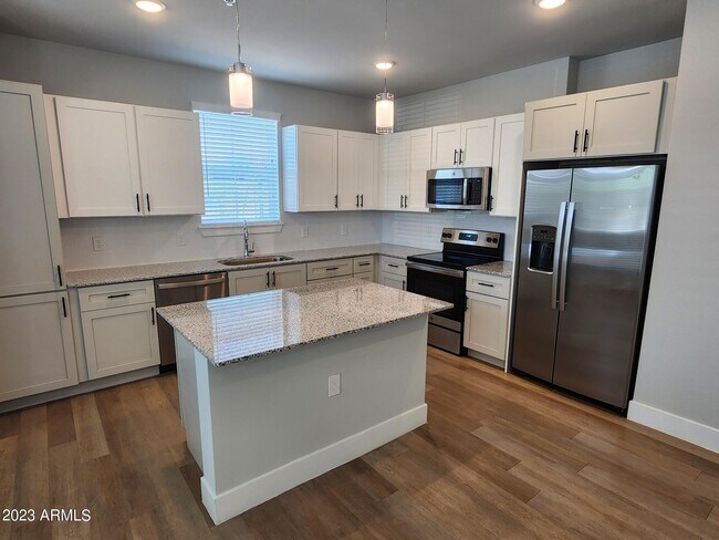 15510 N La Cometa Ave Surprise, AZ 85374 photo 4