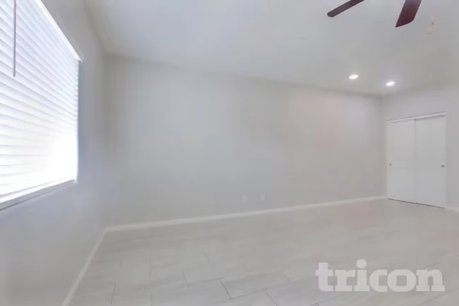 12541 W Hummingbird Terrace Peoria, AZ 85383 photo 3