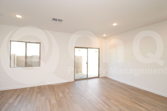 2820 W Red Fox Rd Phoenix, AZ 85083 photo 5