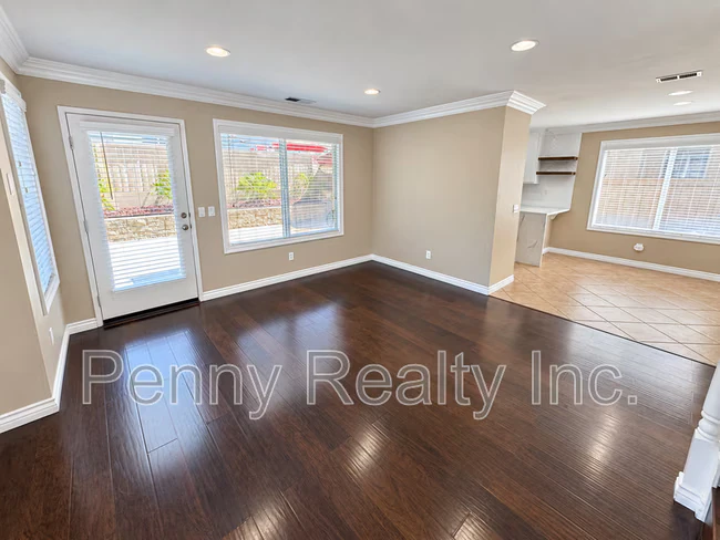 826 Caminito Alicia Chula Vista, CA 91911 photo 2
