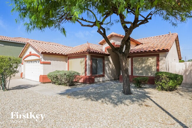 7017 N 77th Dr Glendale, AZ 85303 photo 2