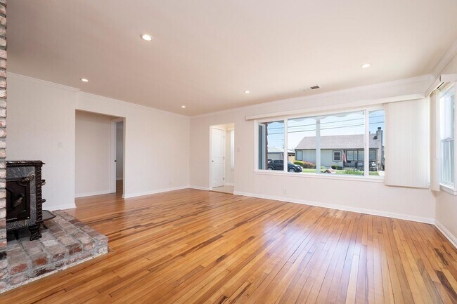 131 Ottawa St San Mateo, CA 94401 photo 3