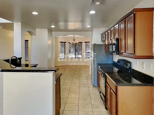 1497 E Magnum Rd San Tan Valley, AZ 85140 photo 4