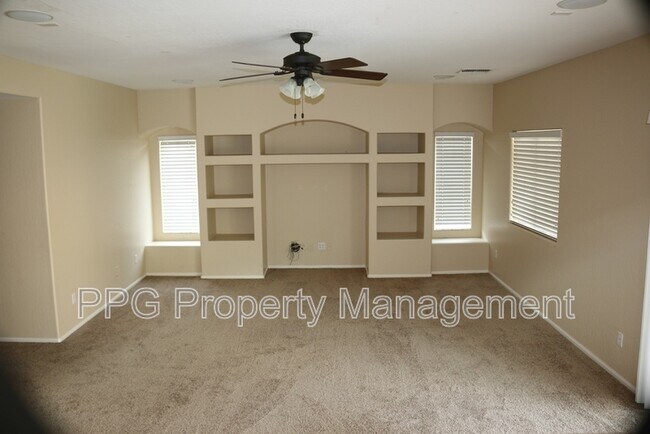 15010 W Poinsettia Dr Surprise, AZ 85379 photo 4