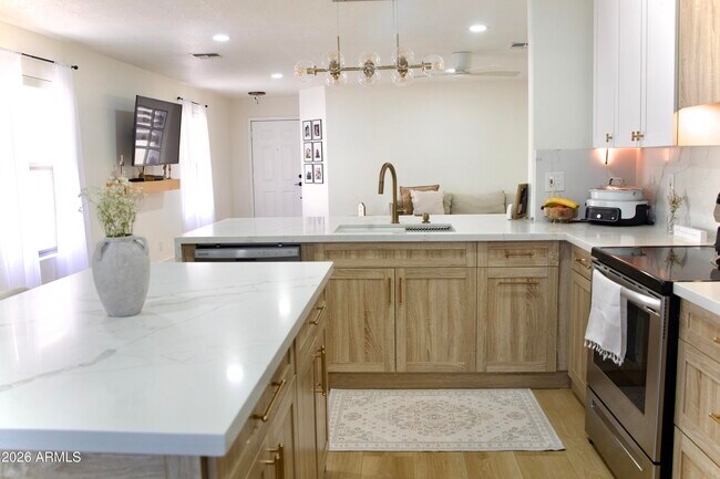 3114 W Mark Ln Phoenix, AZ 85083 photo 3