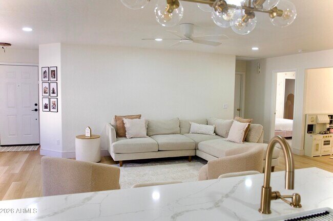 3114 W Mark Ln Phoenix, AZ 85083 photo 5