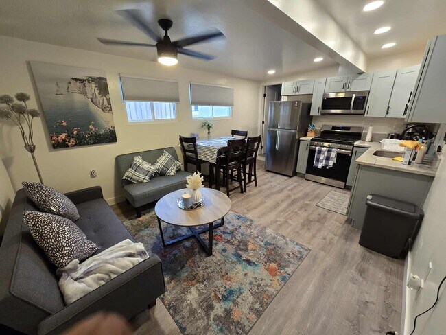 4082 Sequoia St San Diego, CA 92109