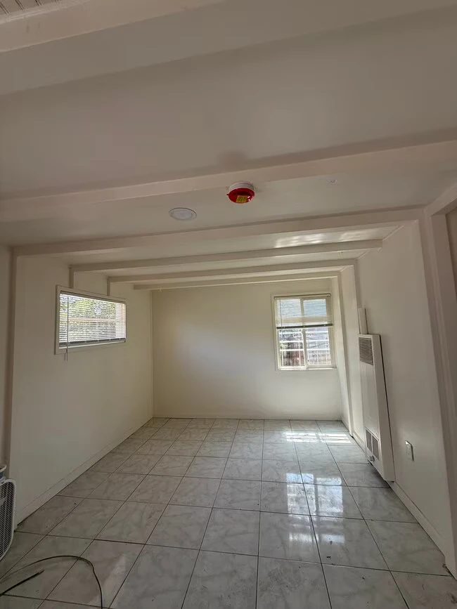 5252 1/2 Wood St La Mesa, CA 91941 photo 2