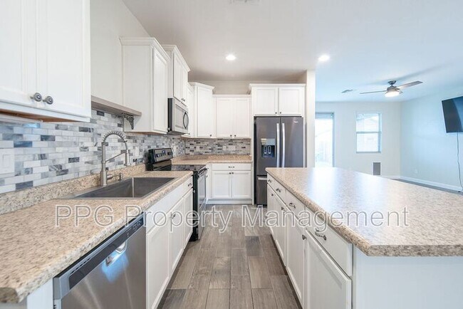 18027 W Tina Ln Surprise, AZ 85387 photo 5