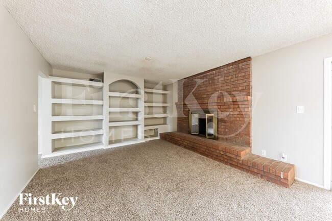 3730 W Hartford Ave Glendale, AZ 85308 photo 4