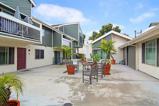 2251 Worden St San Diego, CA 92107 photo 2