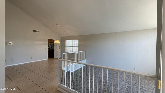 1892 W Spruce Dr photo 3
