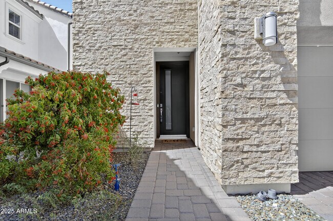 2350 W Gloria Ln Phoenix, AZ 85085 photo 3