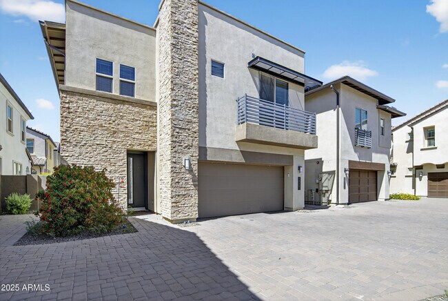 2350 W Gloria Ln Phoenix, AZ 85085 photo 2