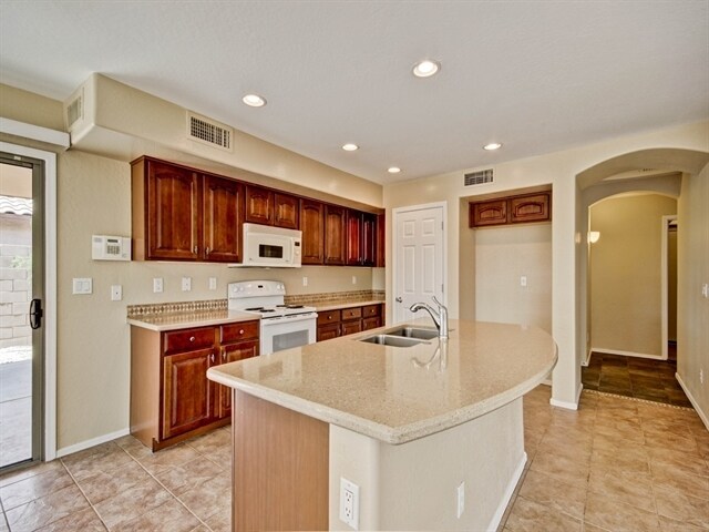 2982 S 256th Dr Buckeye, AZ 85326 photo 2