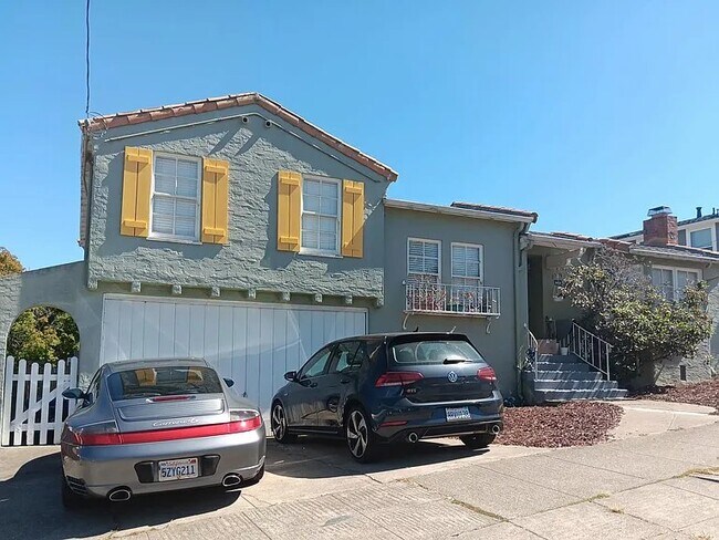 6112 Orchard Ave photo 2
