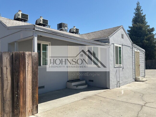 214 W Carlton Way photo 2