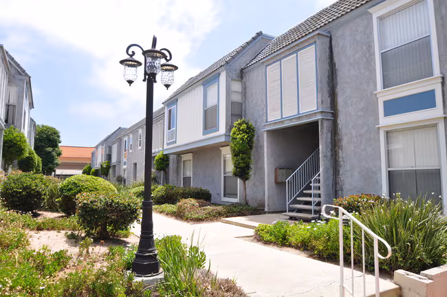 Country Club Village Apartments photo 4