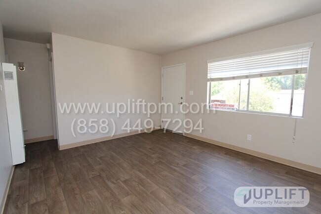 4836 1/2 Art St San Diego, CA 92115 photo 3
