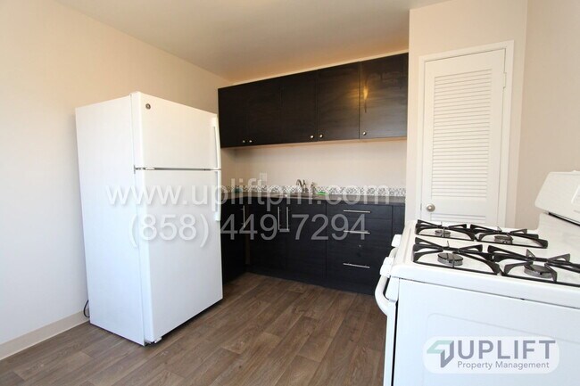 4836 1/2 Art St San Diego, CA 92115 photo 2
