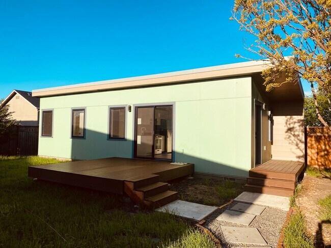 1BR/1BA Single Family House on Skyview Dr · Santa Rosa photo 2