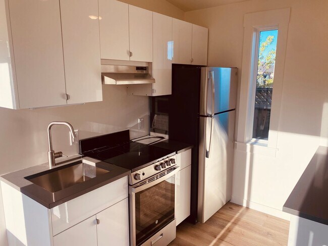 1BR/1BA Single Family House on Skyview Dr · Santa Rosa photo 3
