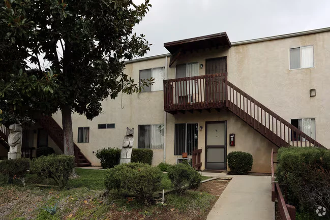 Casa De Oro Senior Apartments photo 2