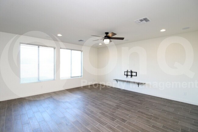 14398 West Honeysuckle Dr Surprise, AZ 85387 photo 4
